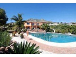 7 Bedrooms - Villa - Malaga - For Sale