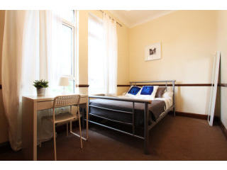 Single with double bed near Stratford..
