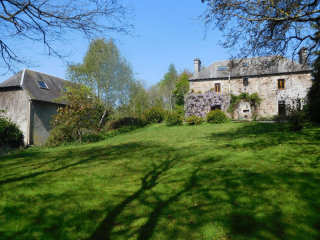 Character Stone House With Garden..