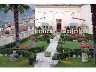 12 bedroom House For Sale: Spoleto..