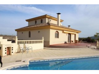 Beautiful Villa in pinoso open to..