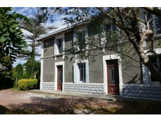 Old Farm House Estate To Renovate..