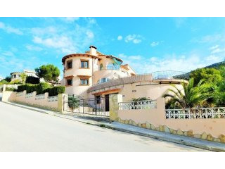 Hidden Treasure, Villa Only 20km From..