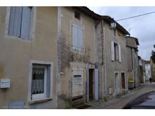 2 Bed Townhouse. Great Buy-To-Let or..