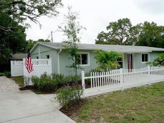 5 bedroom House For Sale: 1196 37th..