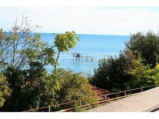 Stunning detached property 50 meters..