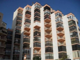 2 Bedroom 1 Bathroom Apartment In La..