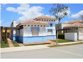 * 3 BED BUNGALOW STYLE VILLA
