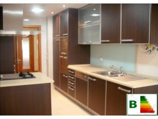 Apartment, Three Bedrooms In The Center..