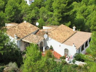 Lovely Villa With Sea Views In Oliva, 4..