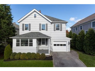 4 bedroom House For Sale: 100 Willow..