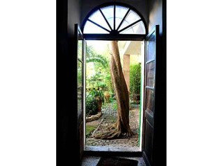 Traditional Town House With Lots Of..