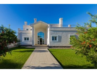 4 Bedrooms - Villa - Alicante - For Sale