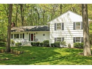 3 bedroom Residence For Sale: Armonk..