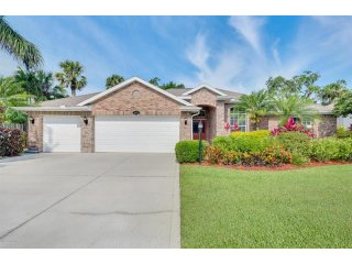 3 bedroom Detached House For Sale: 2372..
