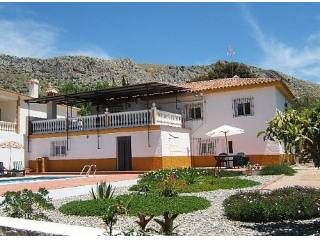 Villa - Ideally situated on the edge of..