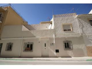 Fantastic location!! Less than a 2..