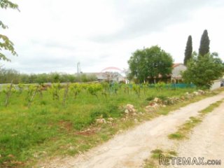 ISTRA-građevinsko zemljište 8km od Poreča