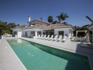 7 Bedroom Contemporary Villa For Sale..