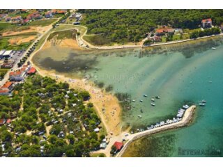 Odlično građevinsko zemljište s pogledom na more – 947 m²
