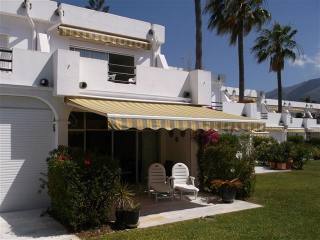 2 bedroom town house for sale
