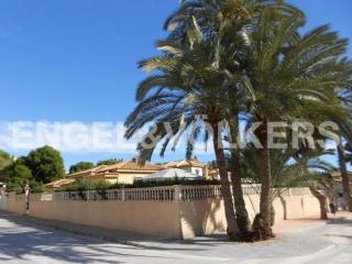 Magnificent house 2 min from the beach...