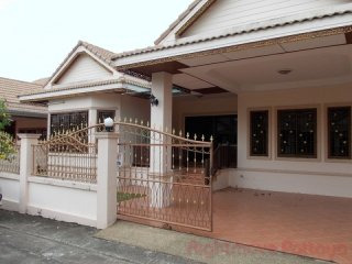 3 Bedroom House for sale in East..