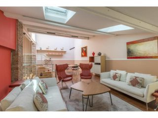 Stylish And Fabulous Loft In Duplex In..