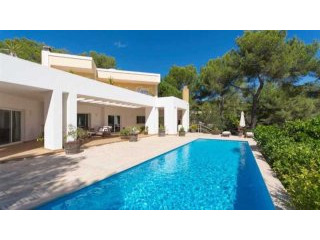 Modern style country house in Santa..