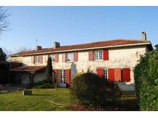 Beautifully renovated "longère" with..