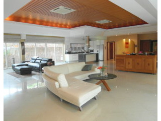 Jomtien Park Villas lavish 4-bedroom..