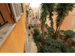 Charming two bed in Old Town