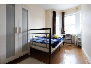 Single with double bed near Tottenham..