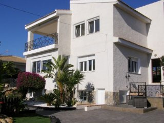 5 Bedrooms - Villa - Alicante - For Sale