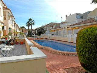 BARGAIN GROUND FLOOR CORNER APARTMENT