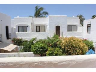 2 bedroom town house for sale