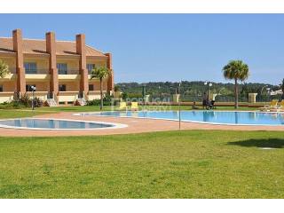 3 bed apartment in luxury condominium