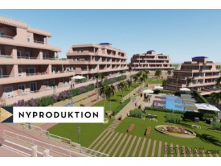 Penthouse med stort poolområde nära golfen i Villamartin. H..