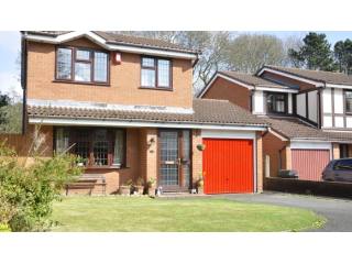 A Lovely Detached, Three Bedroom Family..