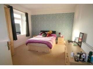 87 Alexander Road - Gorseinon SA4 4NU 3..