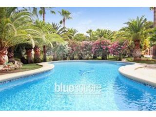 Exceptional mansion with separate guest..