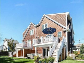 3 bedroom Flat For Sale: Rhode Island..