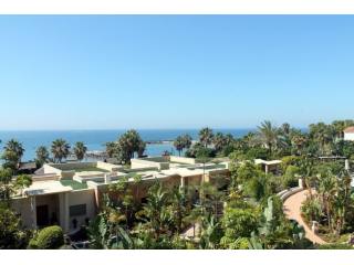 Fantastic Front Line Beach Apartment in..