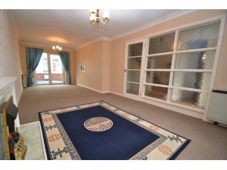 3 bedroom house in QUEENBOROUGH