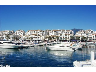 Apartment in heart of Puerto Banus