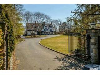 125 Bacon Rd Old Westbury, NY 11568