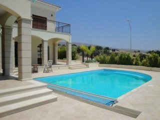 Luxury 7 bed Villa for rent in Green..