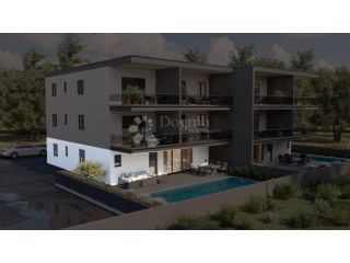 NOVIGRAD – MODERAN STAN S PRIVATNIM BAZENOM I TERASOM