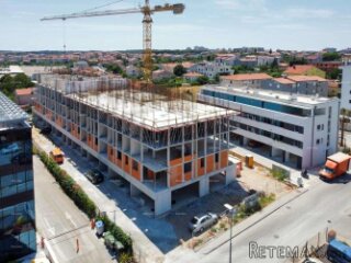 Pula! Višestambena, moderna zgrada s liftom, blizu centra...