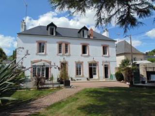 Maison Bourgoise Overlooking the Town